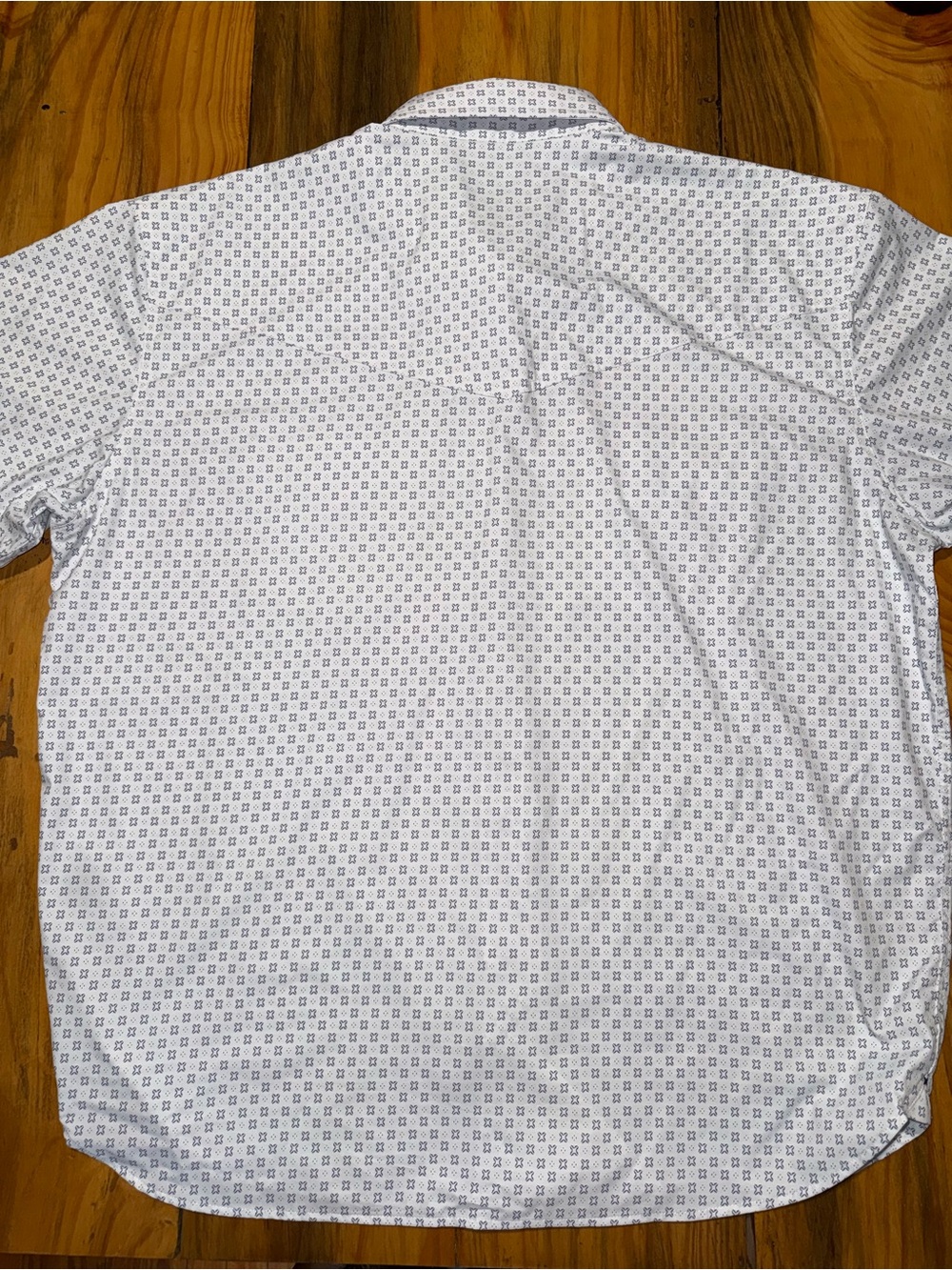 Men’s Pearl Snap Western Shirt, White and Gray Geo Print, Short Sleeves - Picture 4 of 8